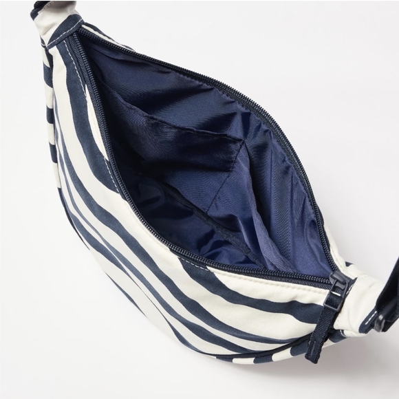 New Uniqulo Round Mini Shoulder Bag Marimekko Navy - Picture 3 of 6